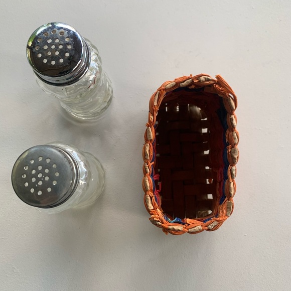 Vintage Salt & Pepper Shakers With Woven Basket - Picture 4 of 8